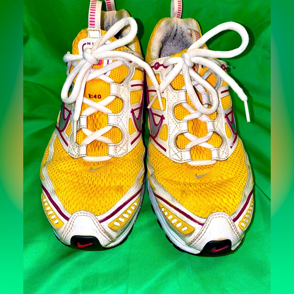 Nike Women’s Sz 9.5 Yellow Shox Zoom Air 2:40 Athletic Lace Up